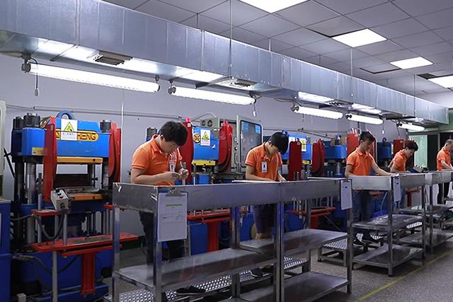 《海原县人民政府》：家门口学手艺，，，，，稳就业促增收